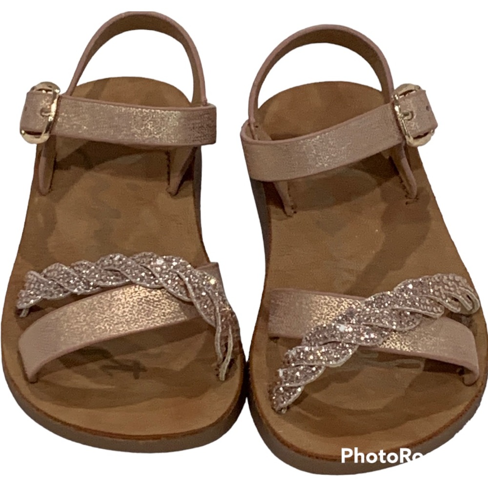 Girls rose gold size 4 sandals